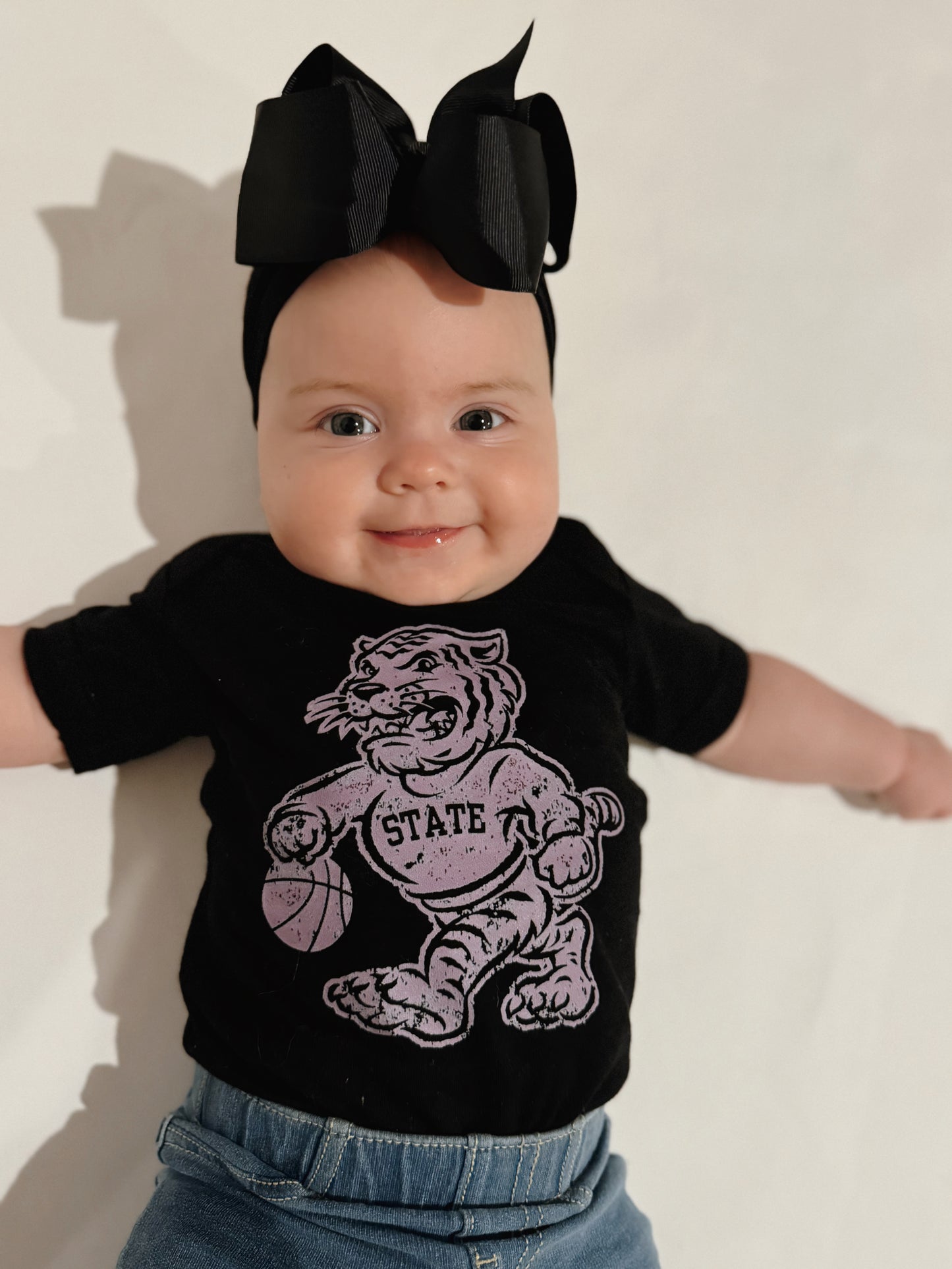 VINTAGE BASKETBALL WILLIE ONESIE/TEE