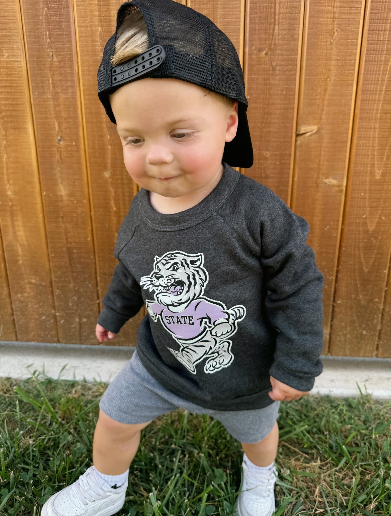 VINTAGE WILDCAT VIBES CREWNECK