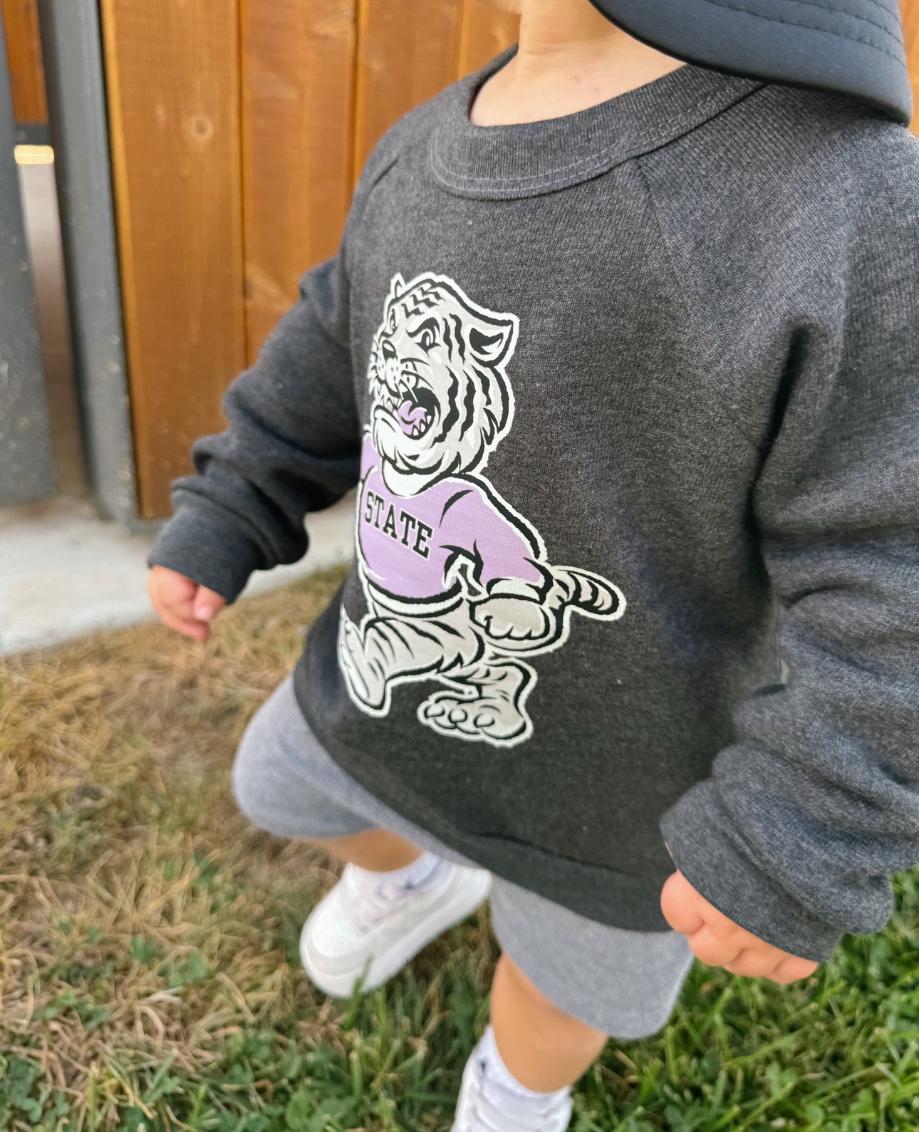 VINTAGE WILDCAT VIBES CREWNECK