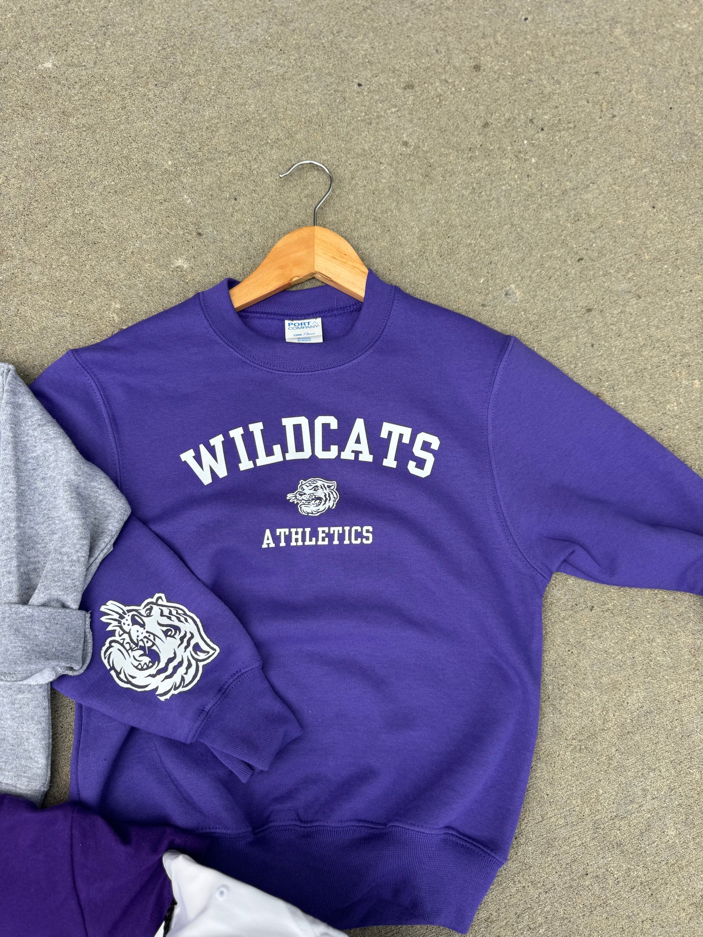 WILDCATS ATHLETICS VARSITY STYLE— YOUTH CREWNECK