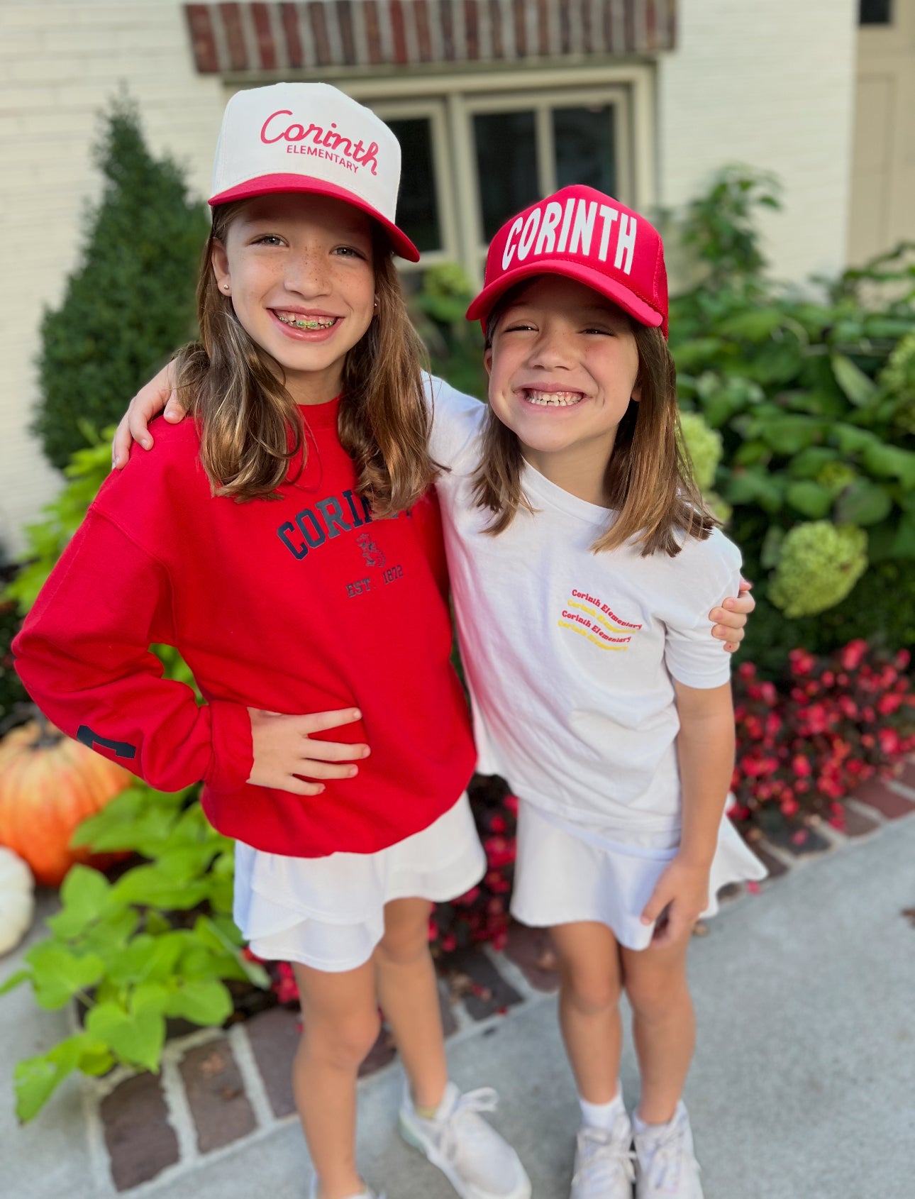RED BOLD CORINTH— HAT