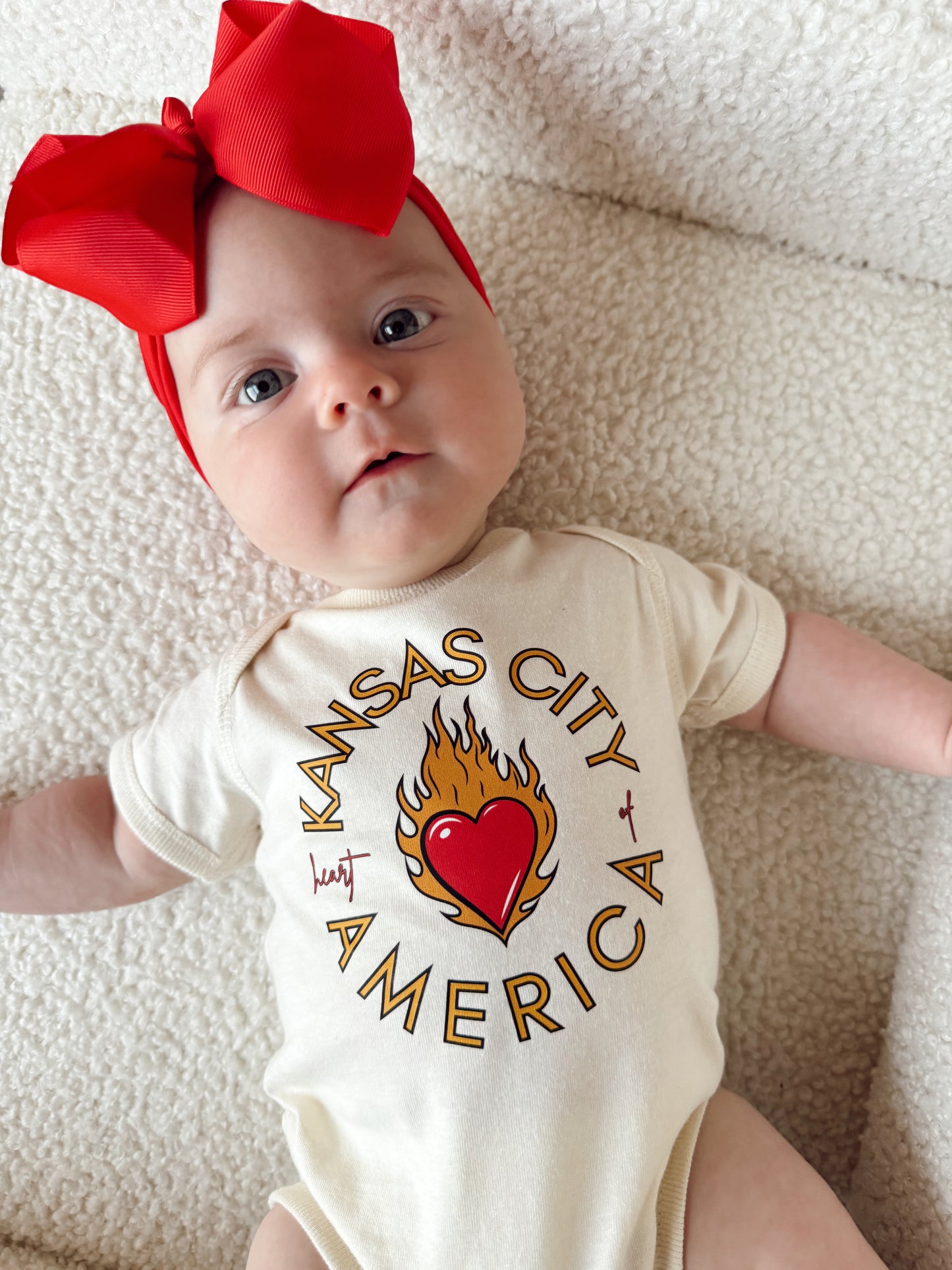 KC HEART OF AMERICA ONESIE/TEE
