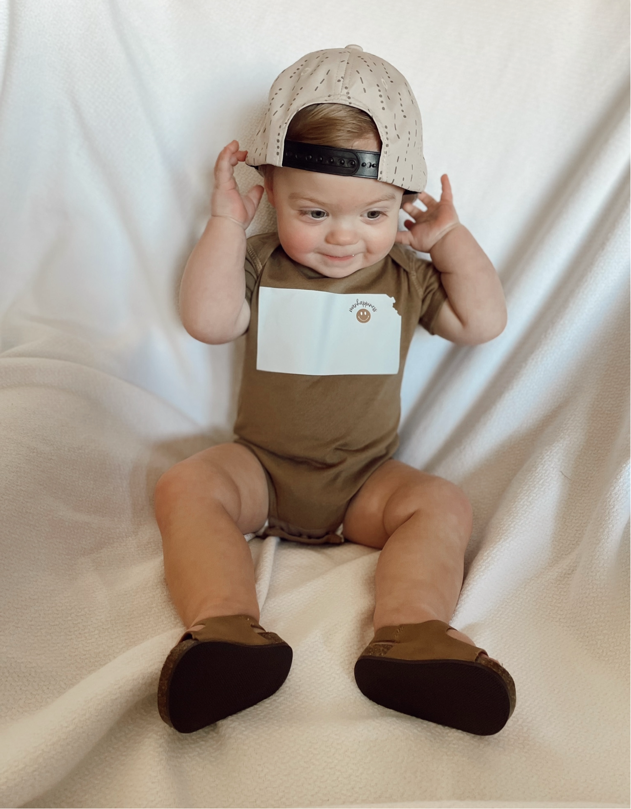MANHAPPINESS, KS ONESIE/TEE