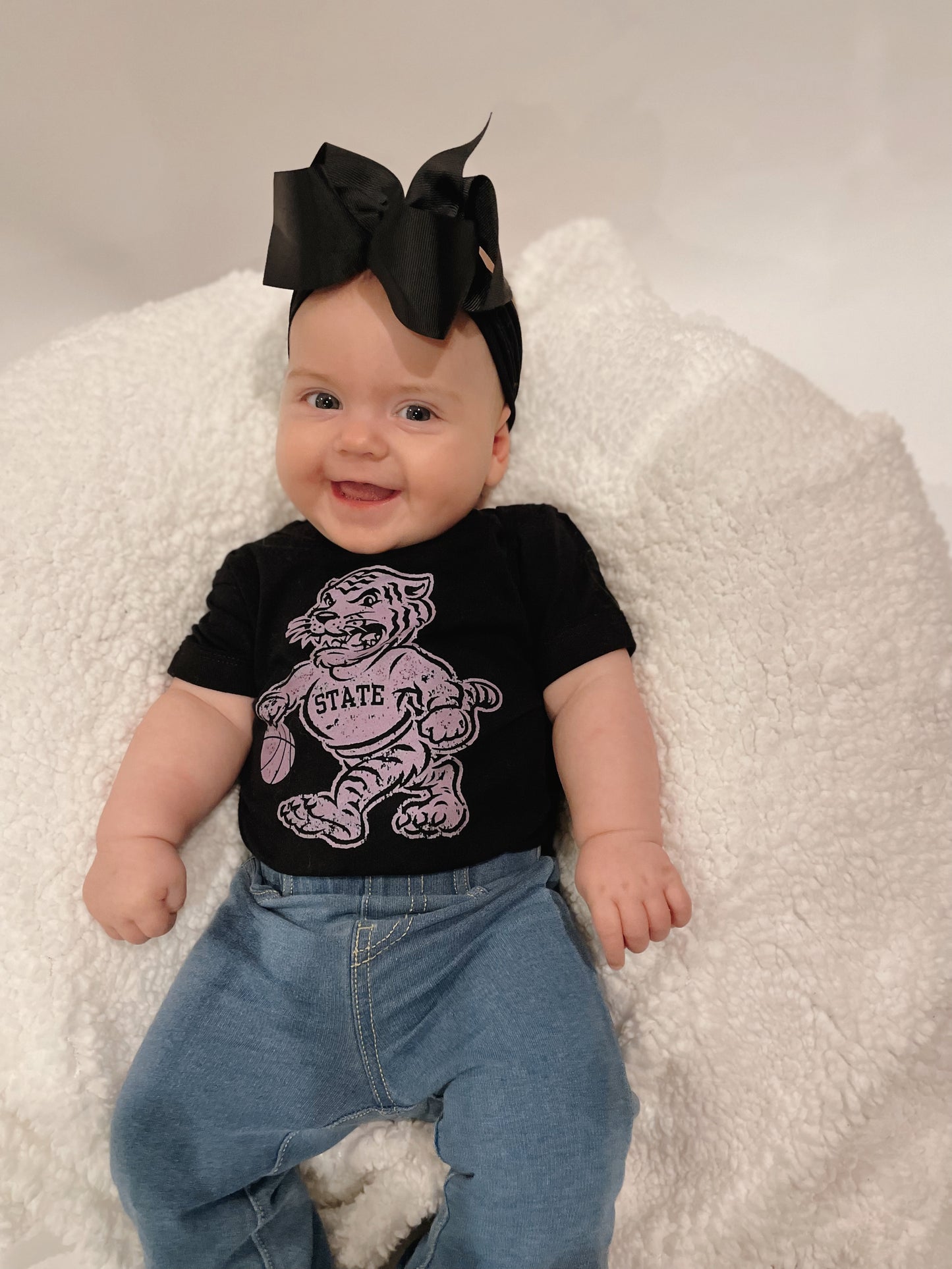 VINTAGE BASKETBALL WILLIE ONESIE/TEE