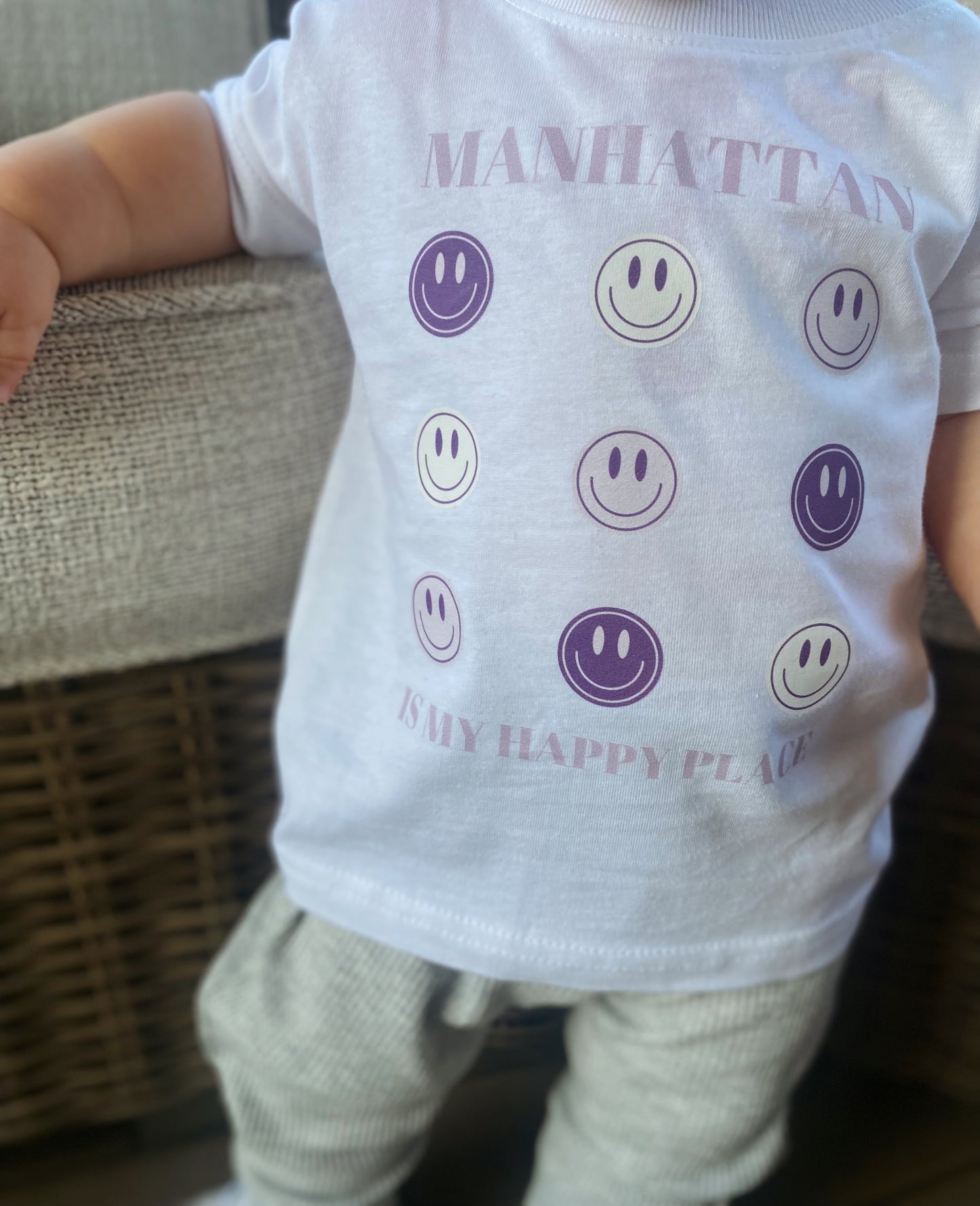 MANHATTAN IS MY HAPPY PLACE TEE