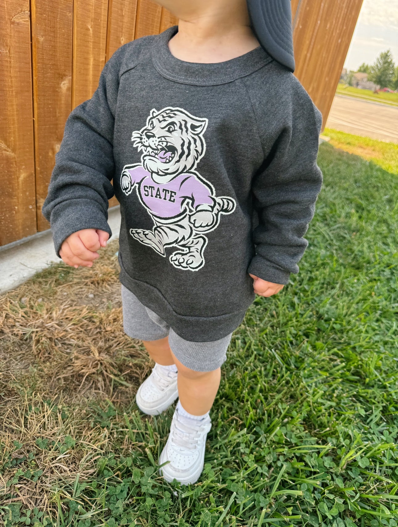 VINTAGE WILDCAT VIBES CREWNECK