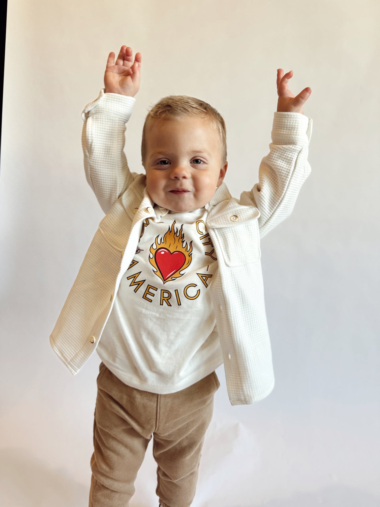KC HEART OF AMERICA ONESIE/TEE